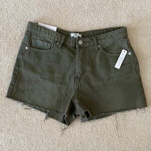 NWT BP. Women's High Waist Distressed Denim Mom Shorts. Size 29.